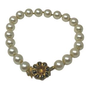 Vintage White Faux Pearl Bracelet Round Gold Clasp